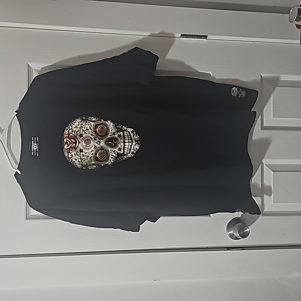 Black N/A Skulls T-SHIRT HAND MADE!